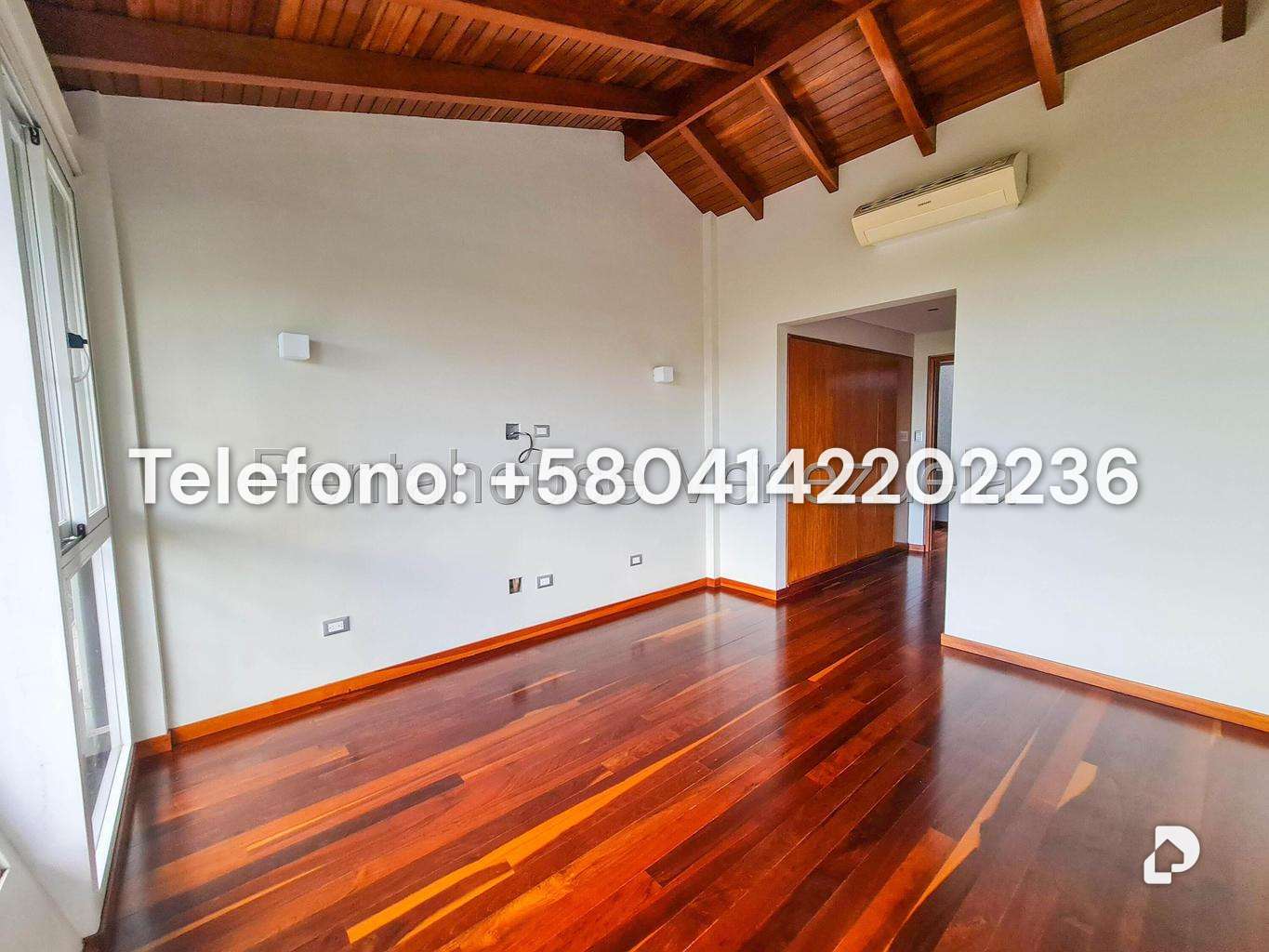 Casa en Alto Hatillo, Caracas – 38