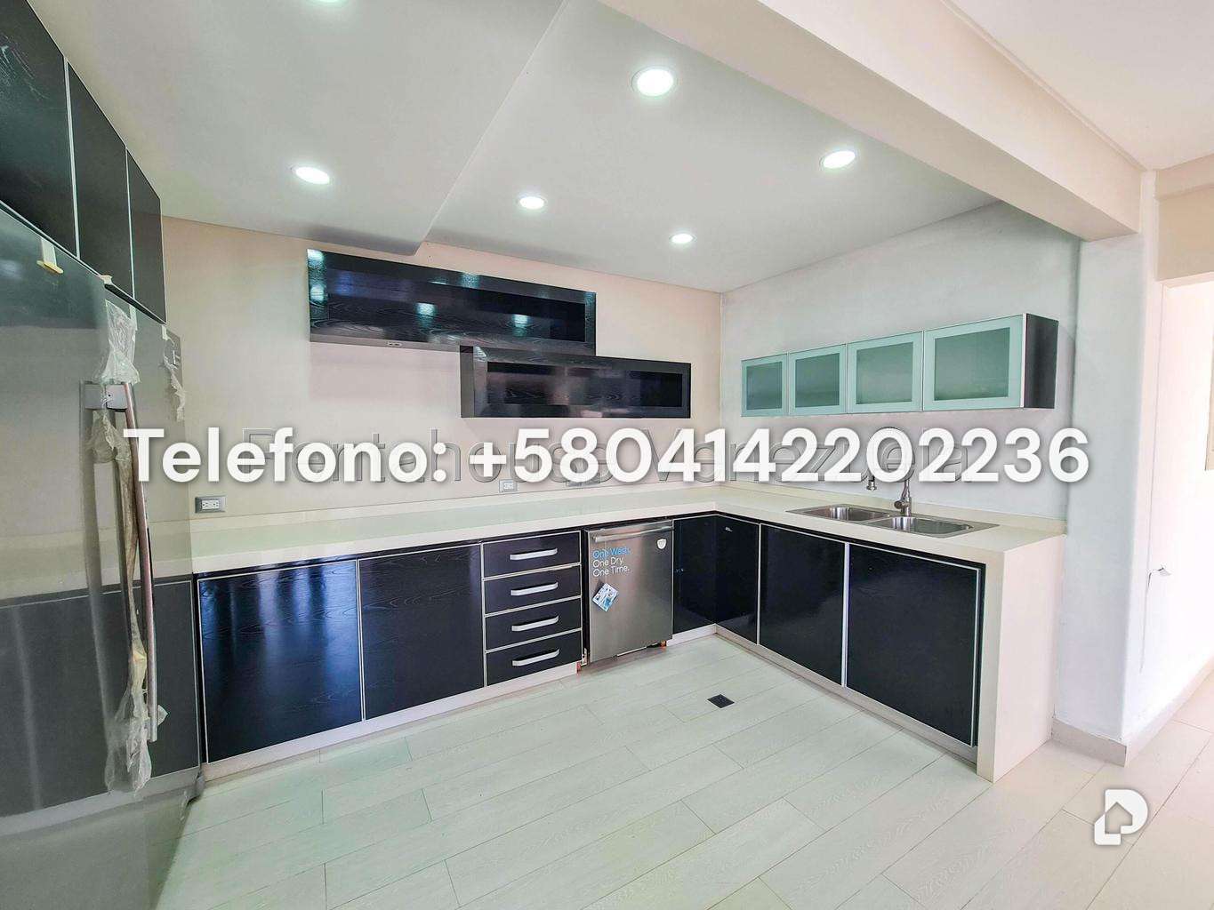 Casa en Alto Hatillo, Caracas – 13