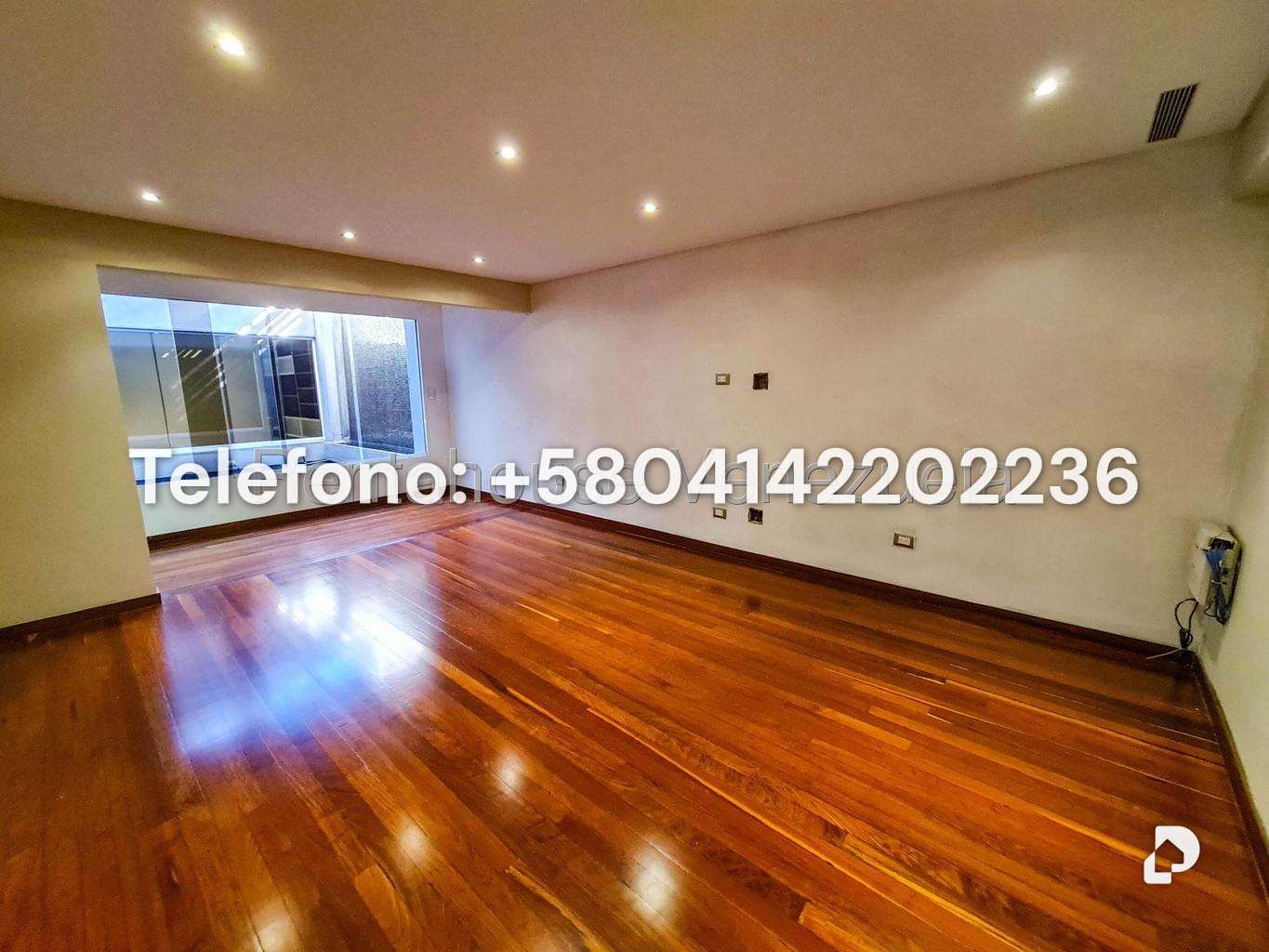 Casa en Alto Hatillo, Caracas – 54
