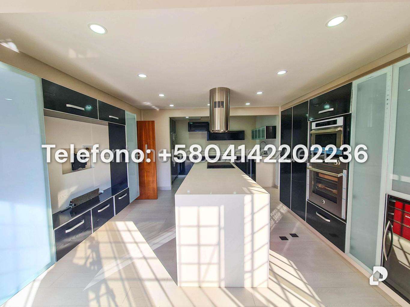 Casa en Alto Hatillo, Caracas – 11