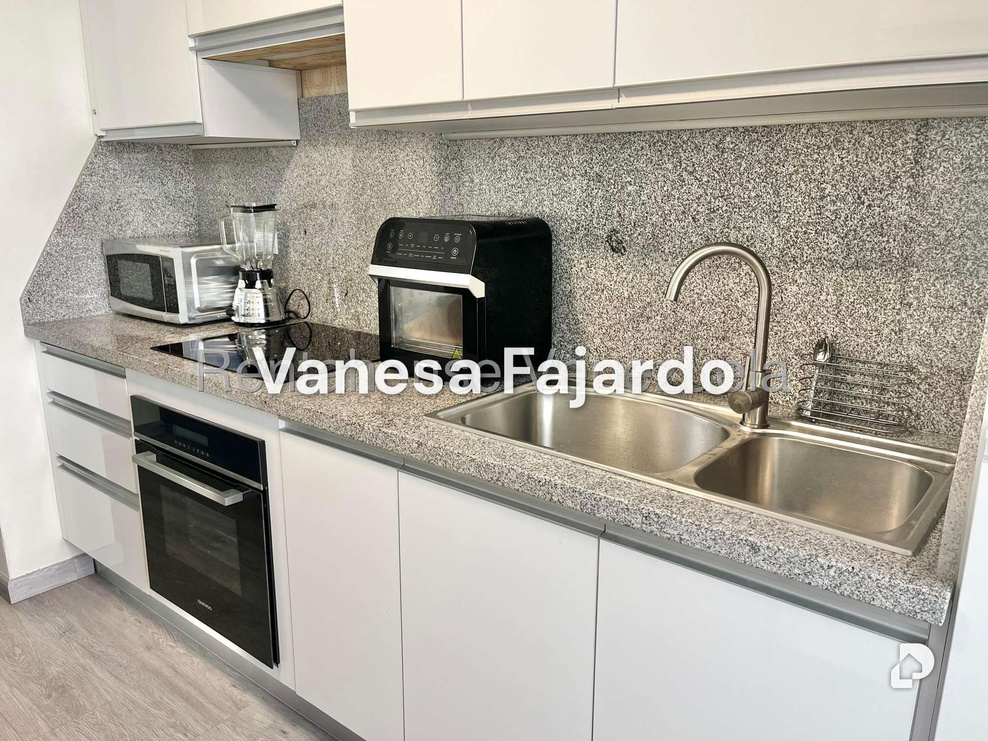 Apartamento en La Florida, Caracas – 11