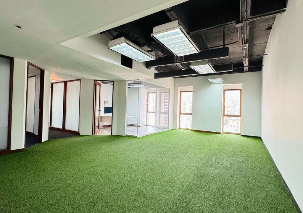 Oficina en Los Palos Grandes, Caracas - 1