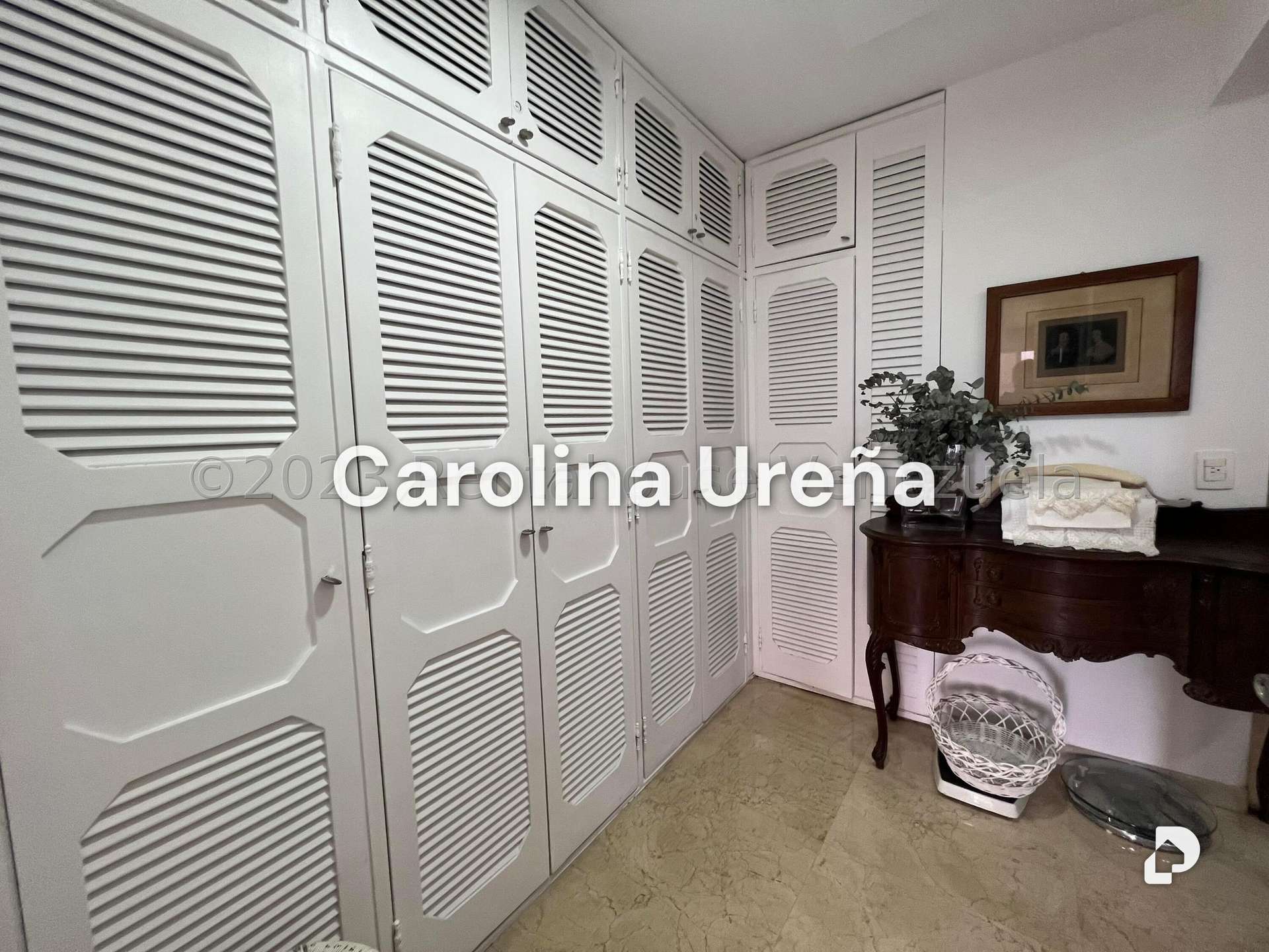 Apartamento en Las Mesetas de Santa Rosa de Lima, Caracas – 23