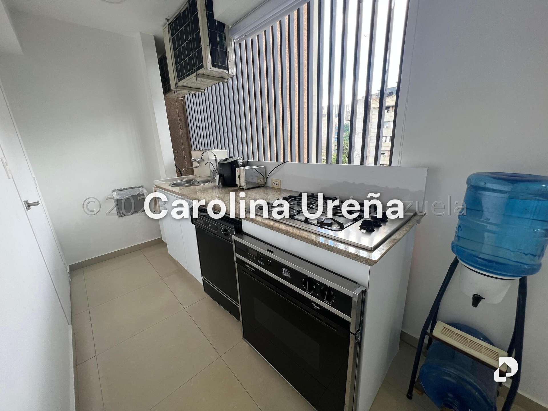 Apartamento en Las Mesetas de Santa Rosa de Lima, Caracas – 18