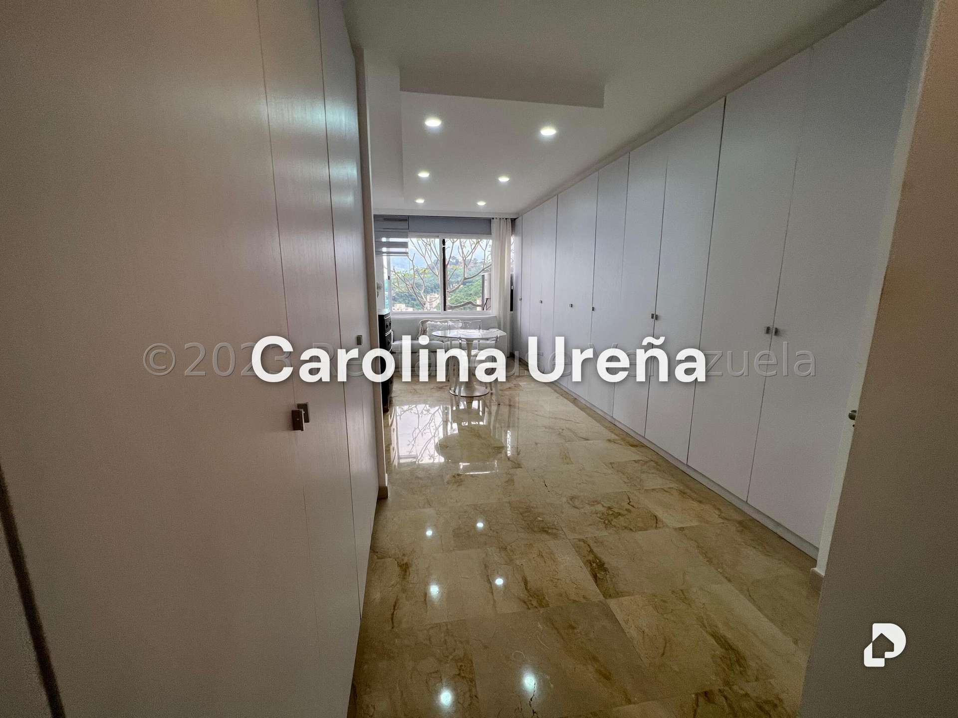 Apartamento en Las Mesetas de Santa Rosa de Lima, Caracas – 28