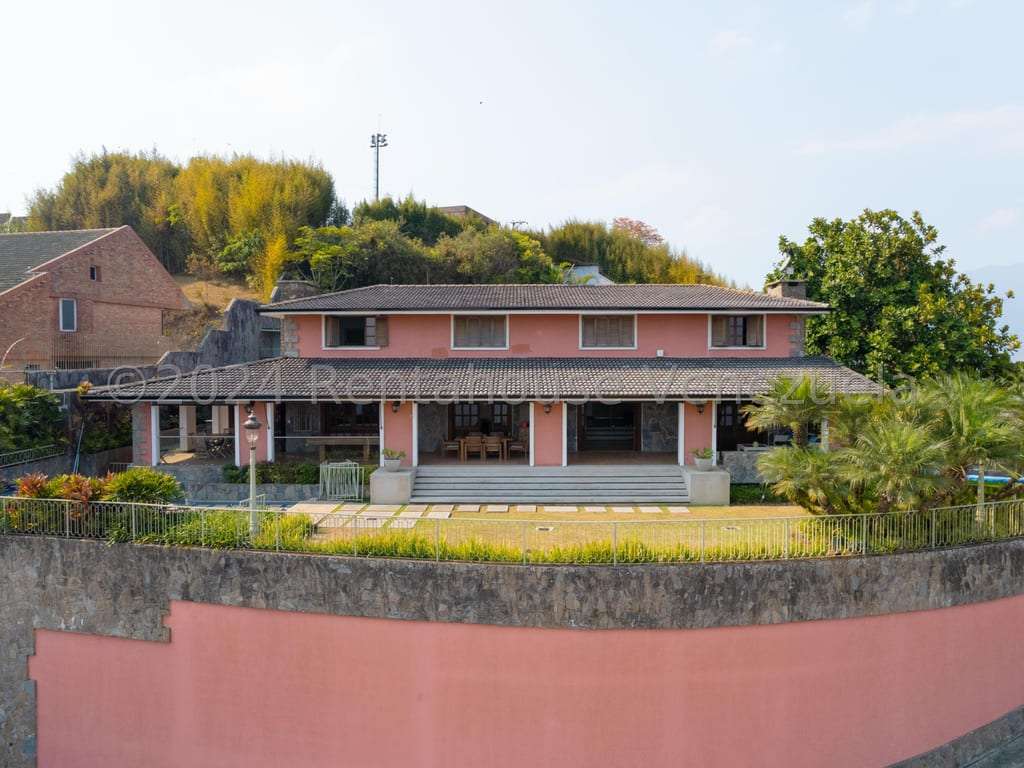 Casa en La Lagunita Country Club, Caracas