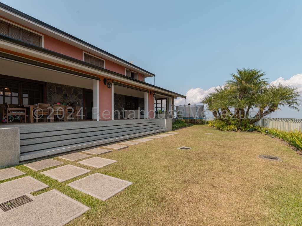 Casa en La Lagunita Country Club, Caracas
