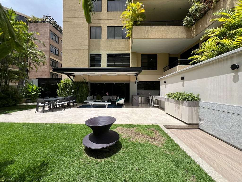 Apartamento en Los Palos Grandes, Caracas - 1