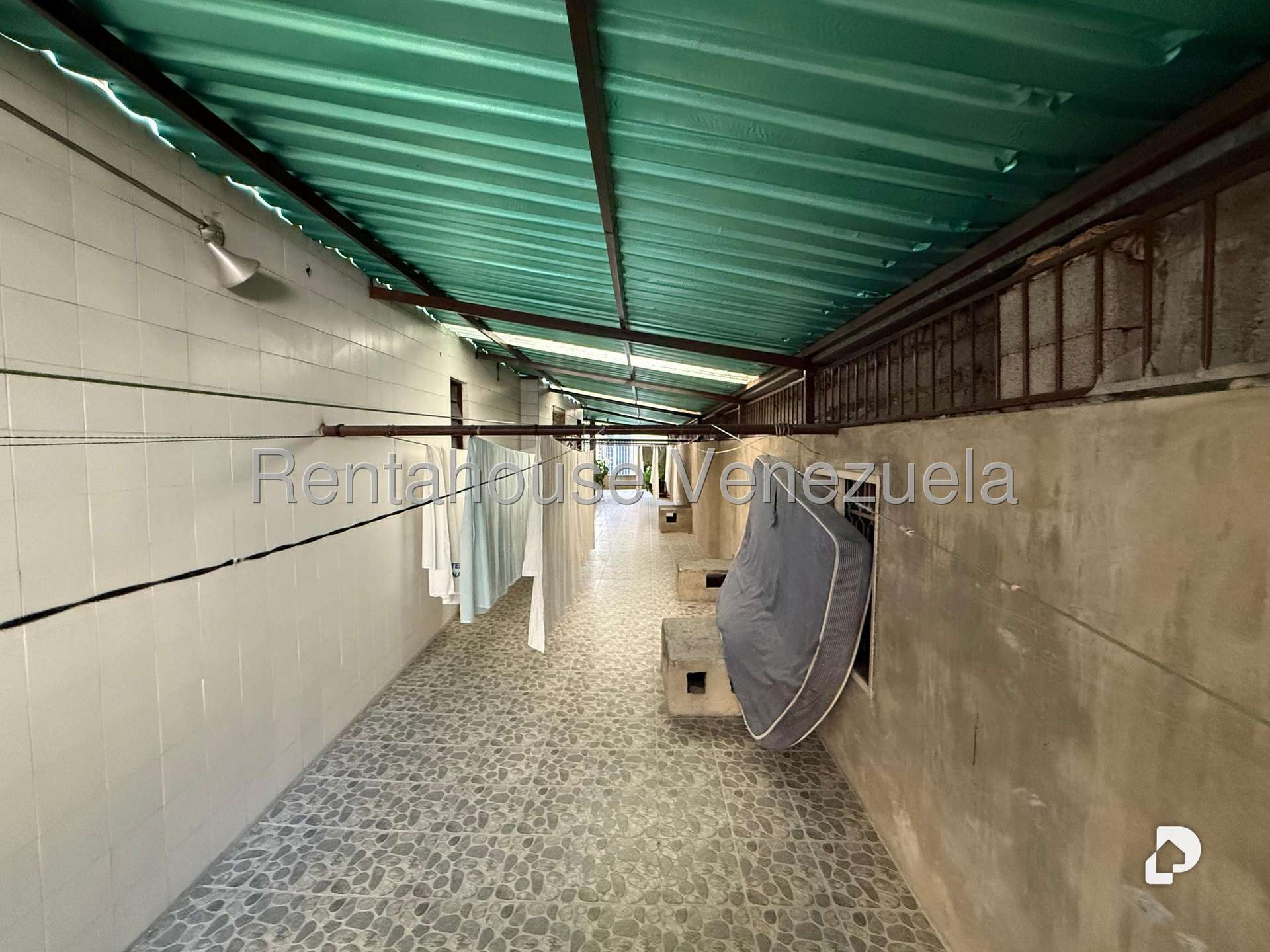 Local comercial en Los Dos Caminos, Caracas – 12