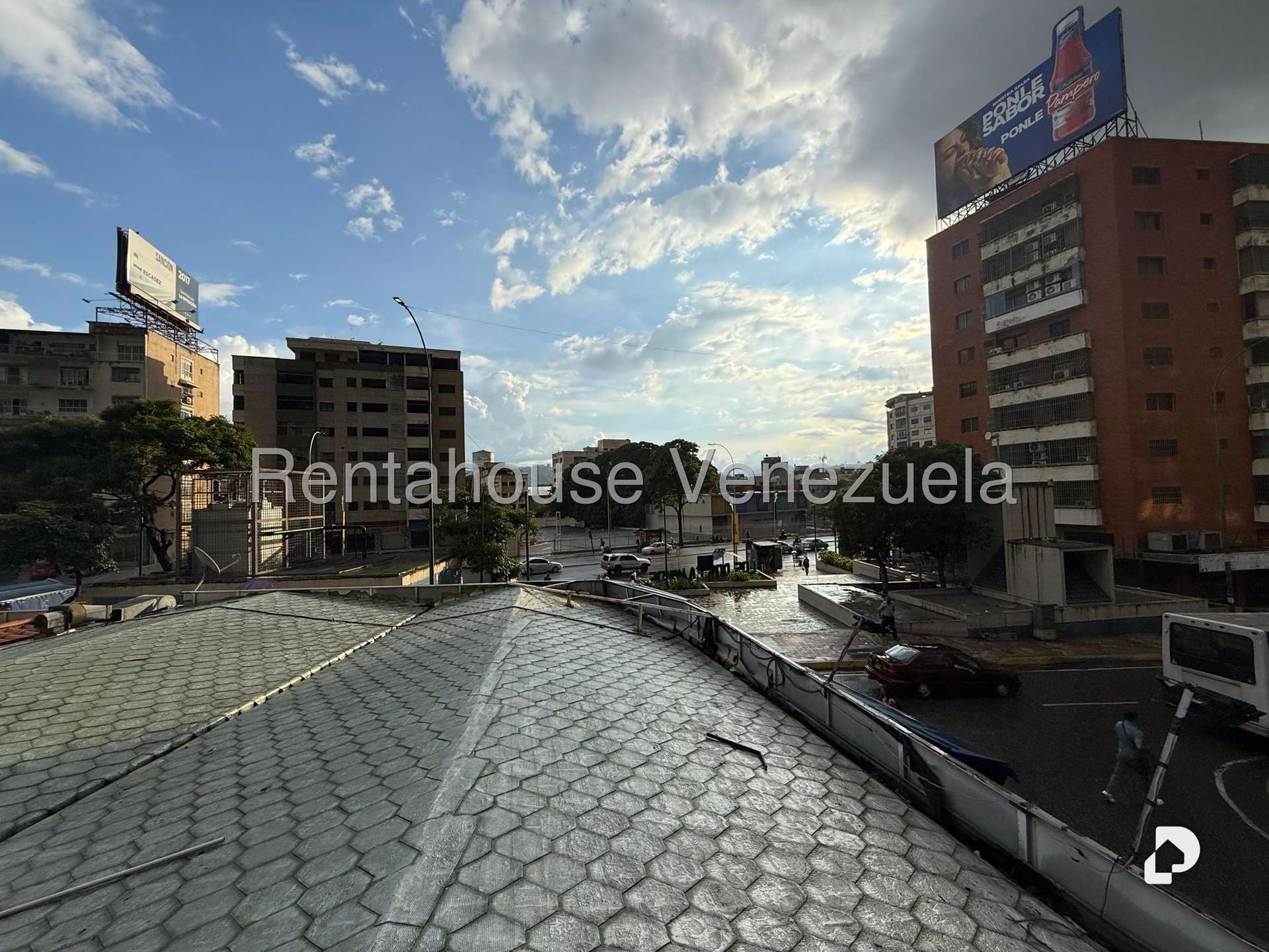 Local comercial en Los Dos Caminos, Caracas – 9