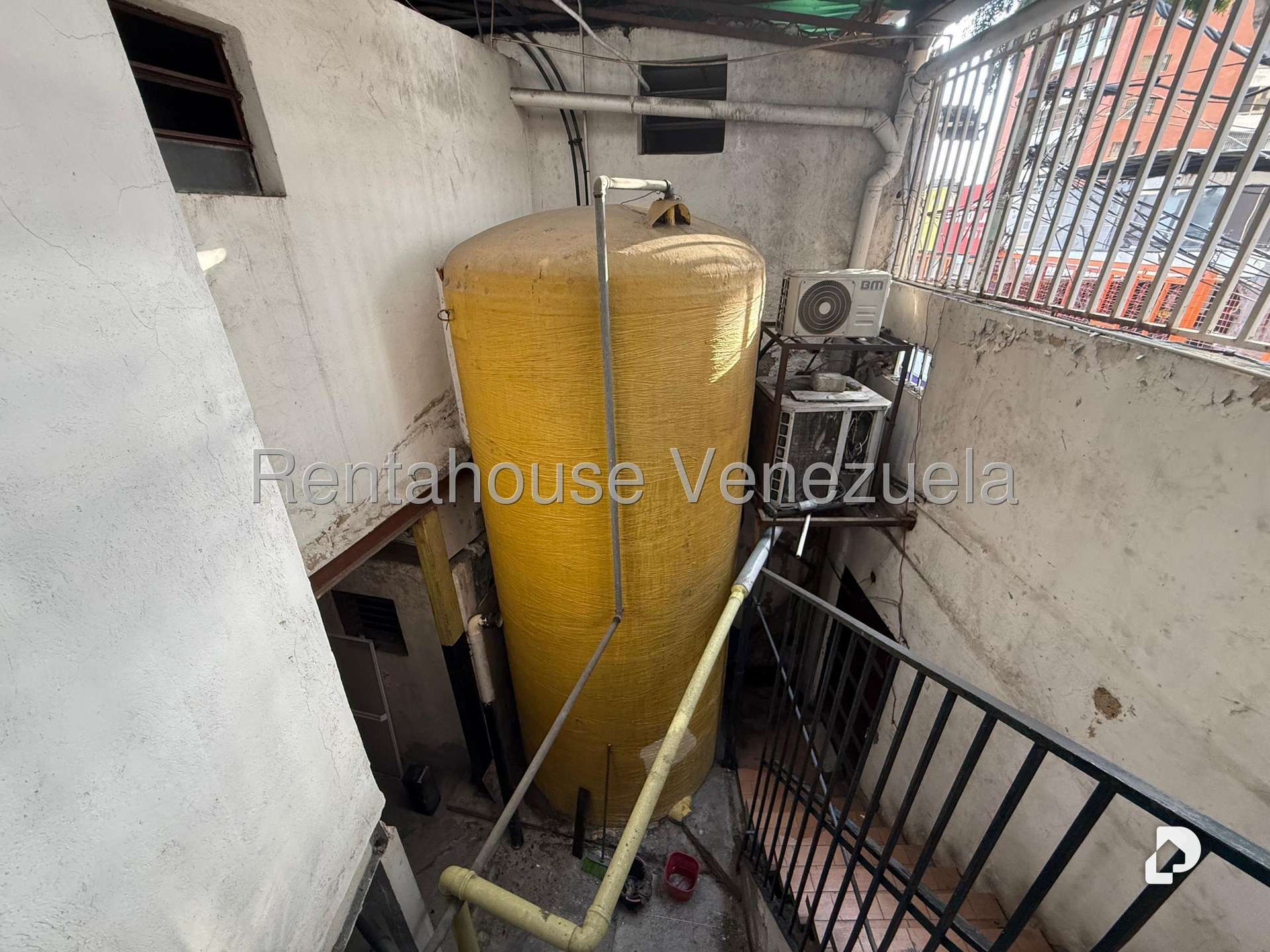 Local comercial en Los Dos Caminos, Caracas – 11