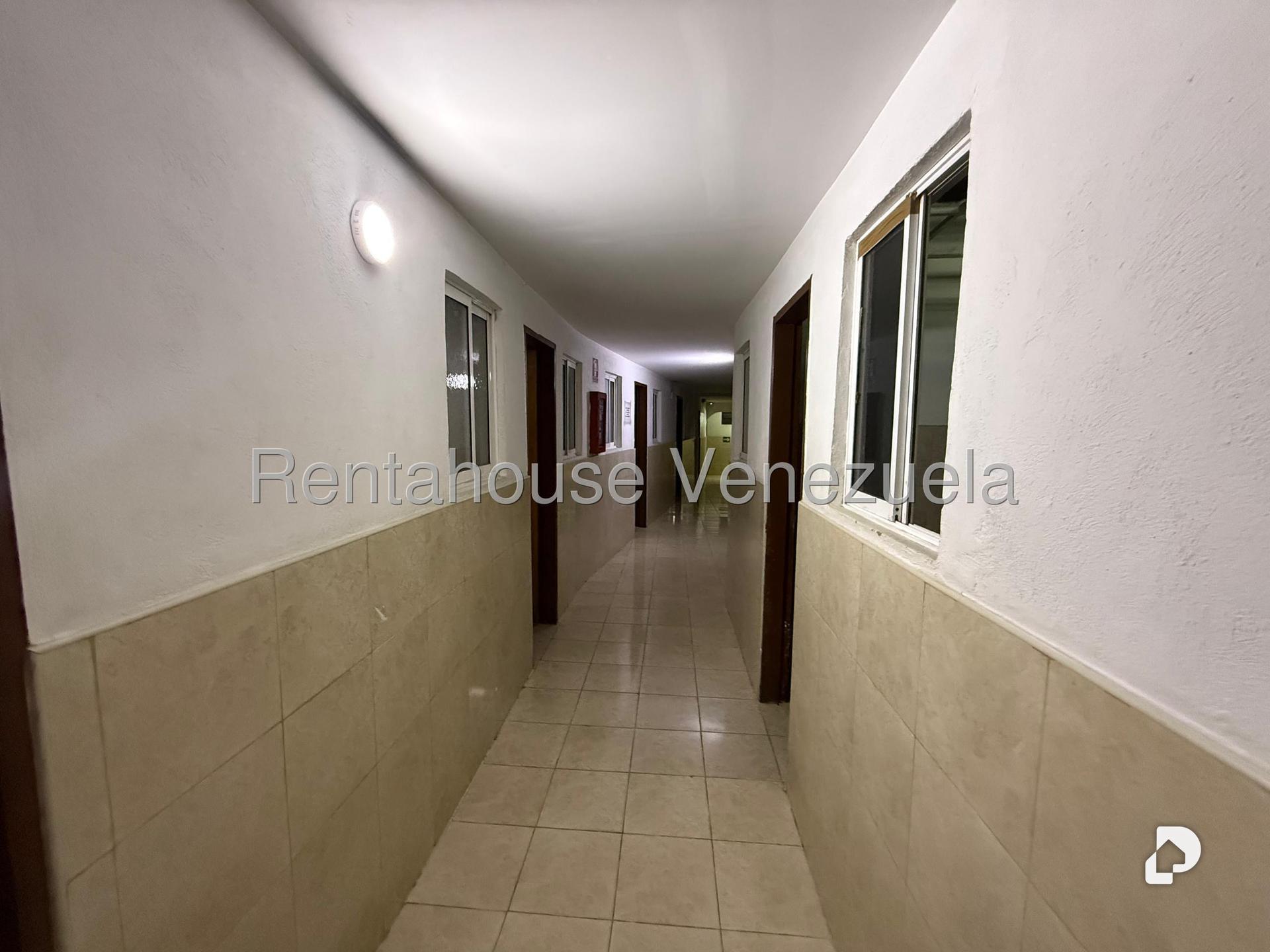 Local comercial en Los Dos Caminos, Caracas – 2
