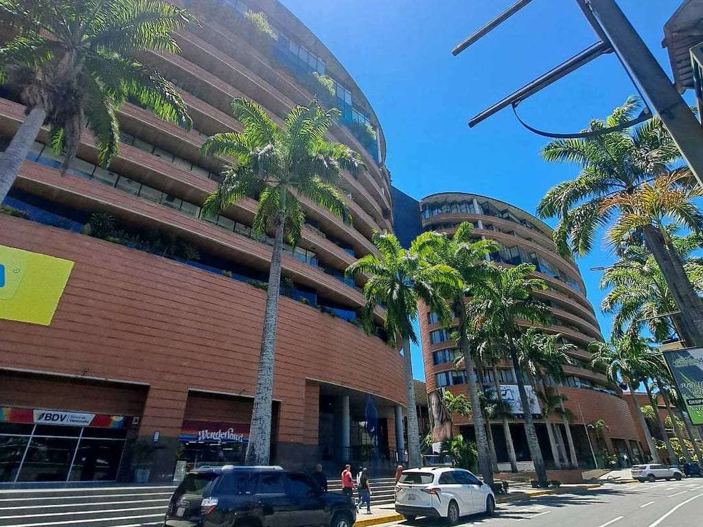 Local comercial en La Castellana, Caracas - 1