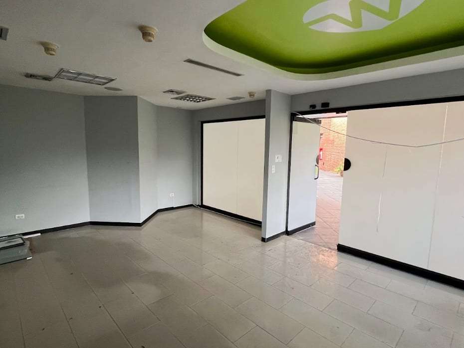 Commercial space in La Castellana, Caracas - 1