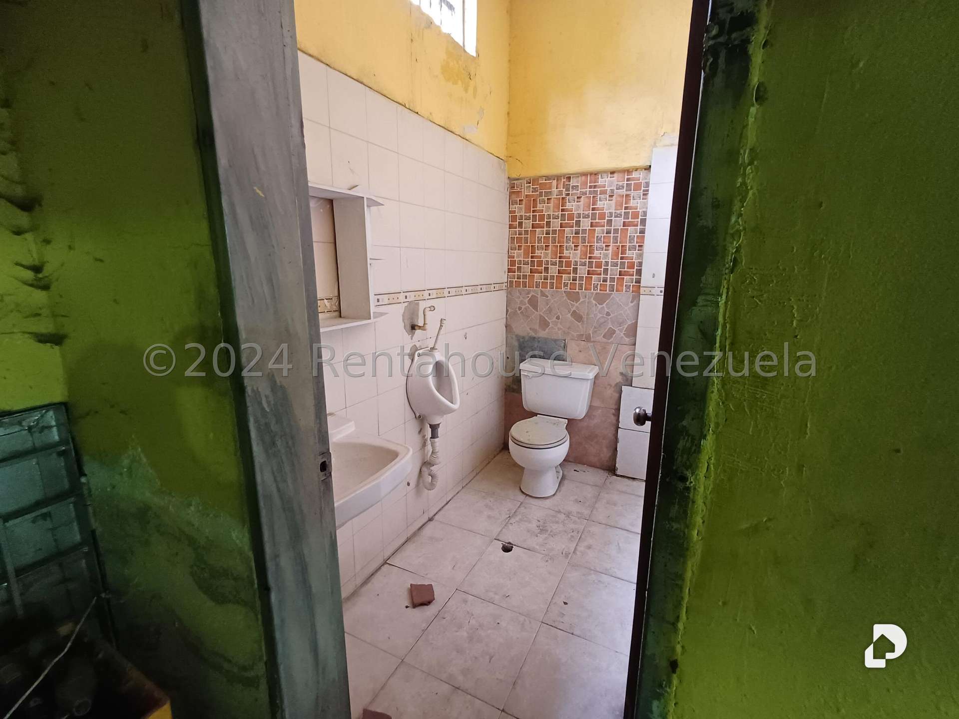 Local comercial en Antímano, Caracas – 11