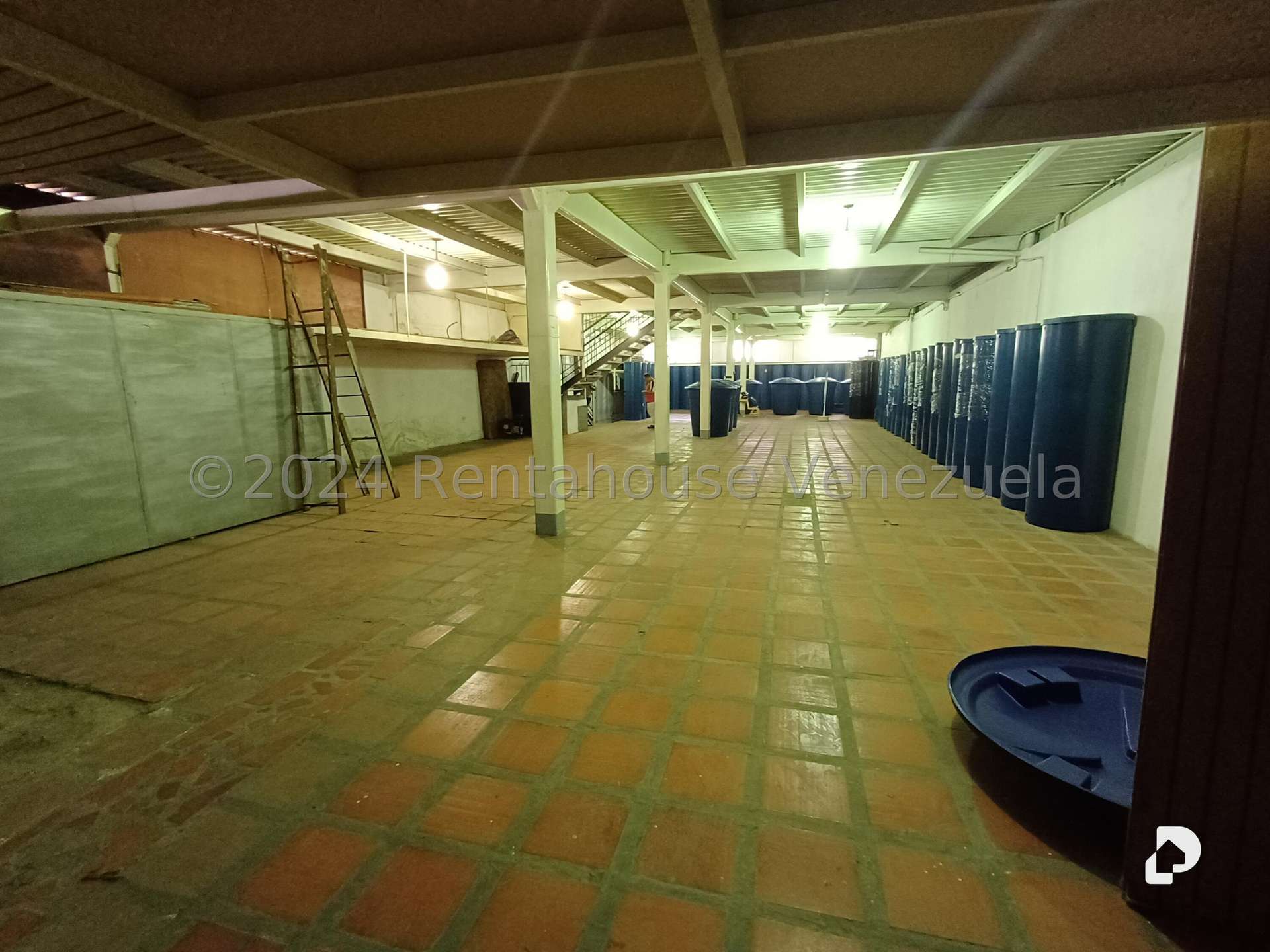 Local comercial en Antímano, Caracas – 13