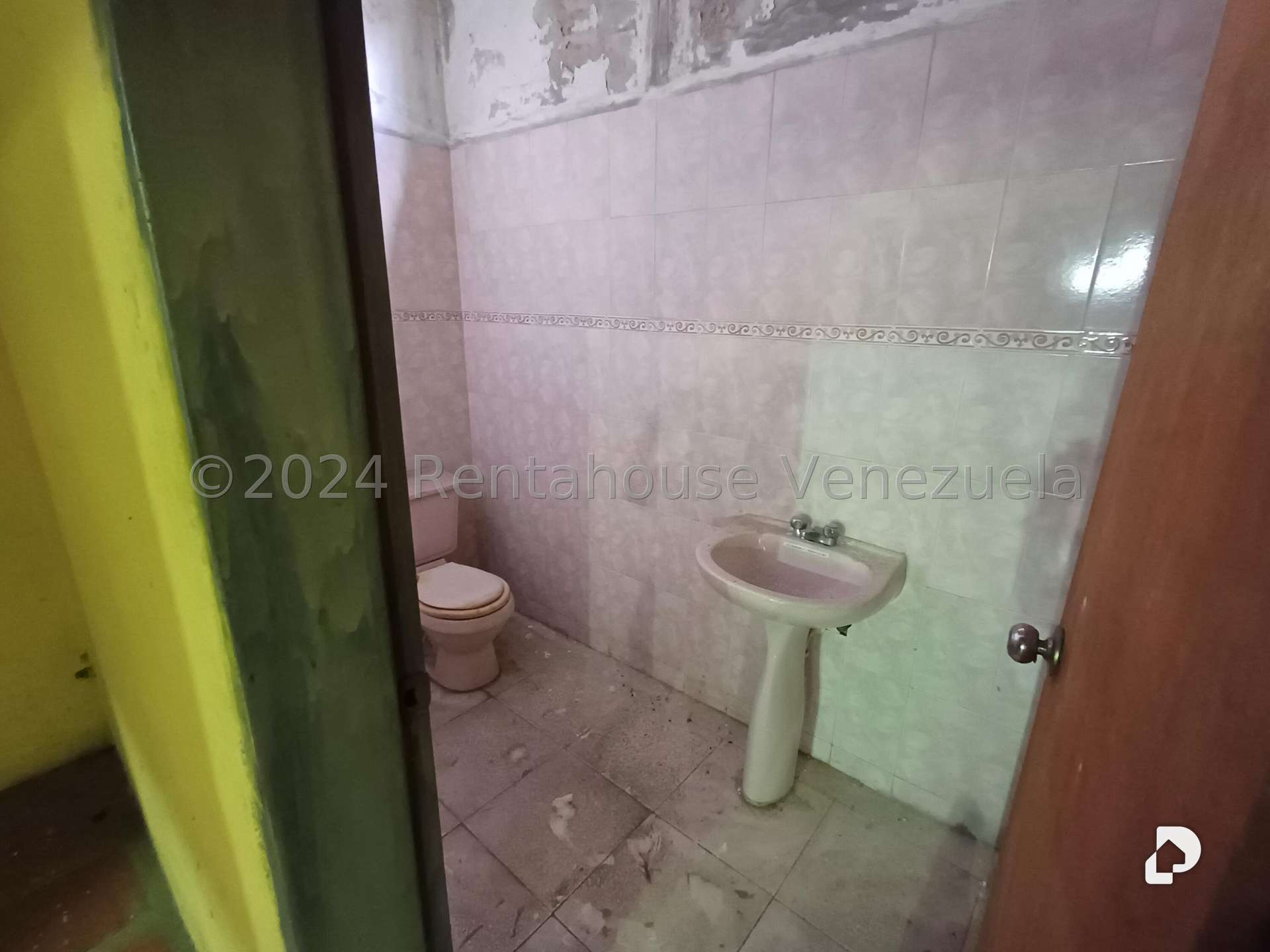 Local comercial en Antímano, Caracas – 12