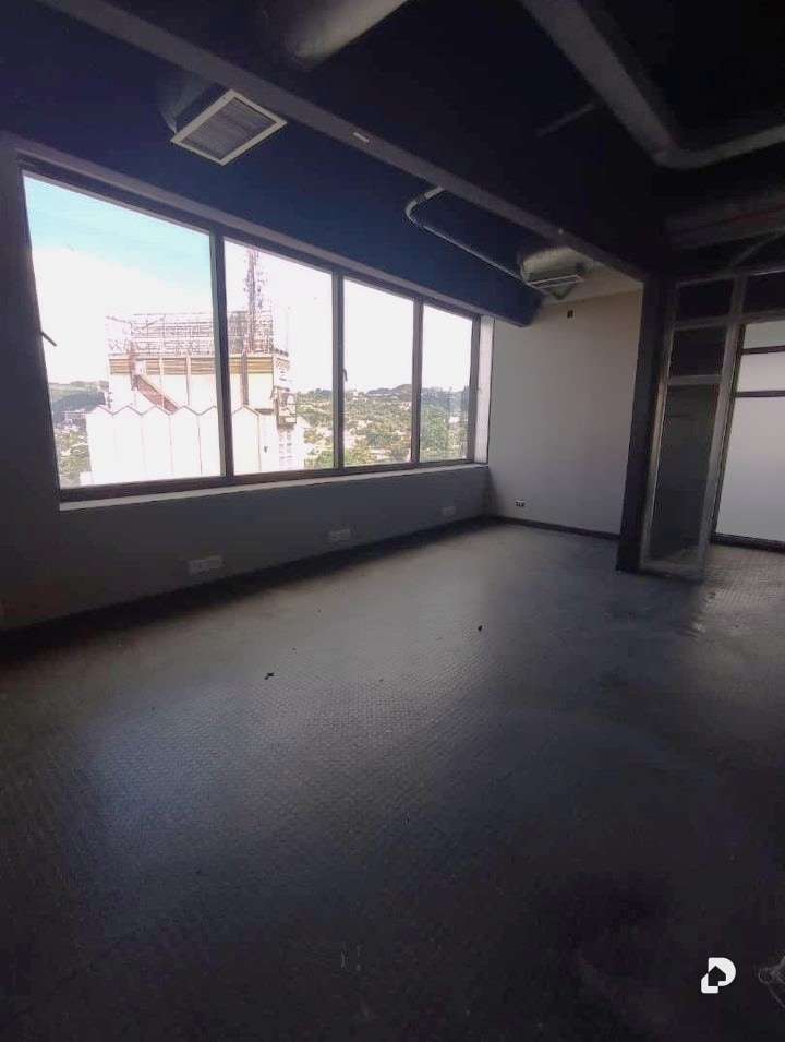 Office in Prados del Este, Caracas – 19