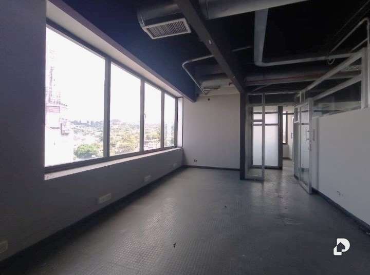 Office in Prados del Este, Caracas – 20