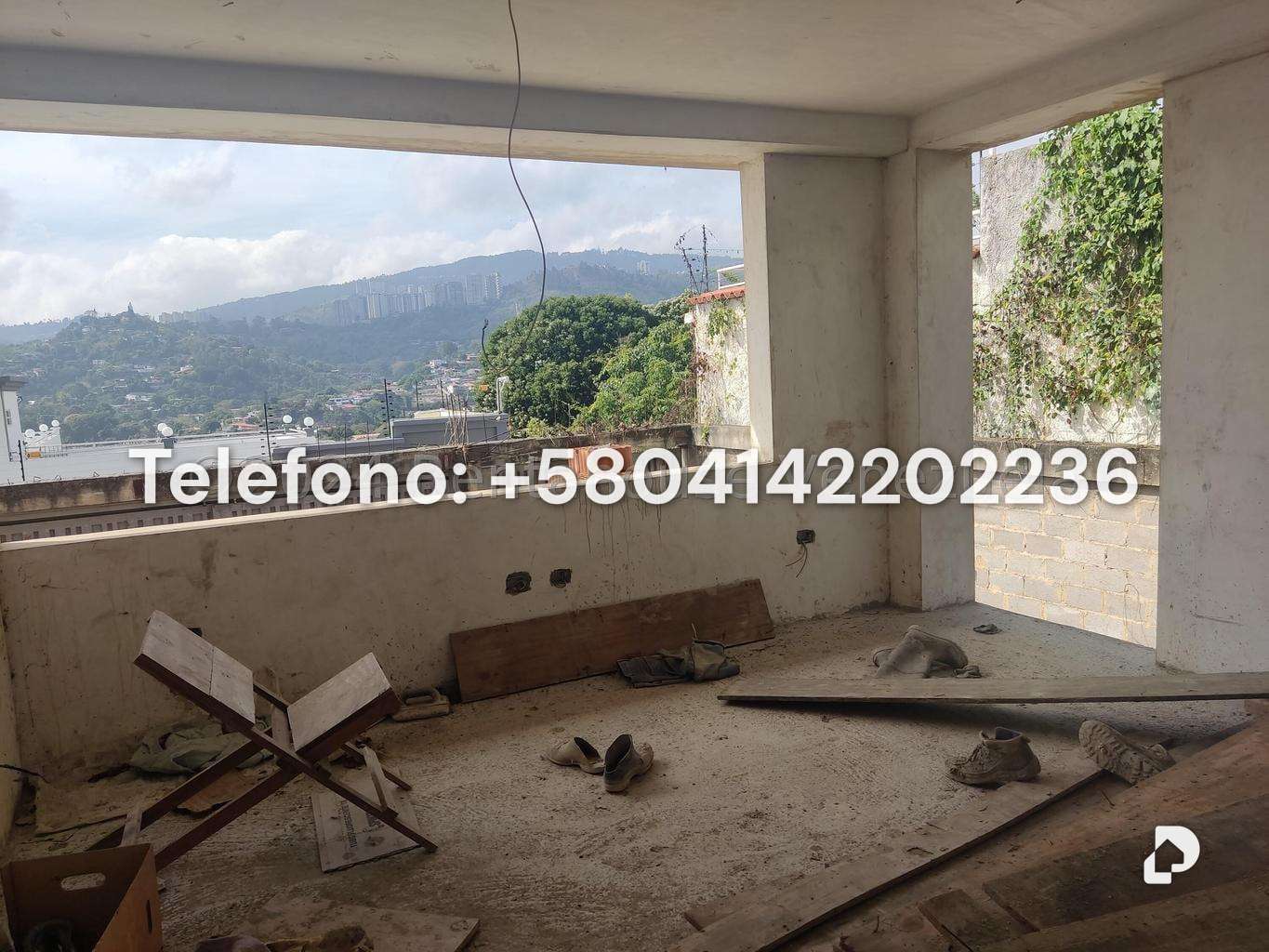 Casa en Prados del Este, Caracas – 25