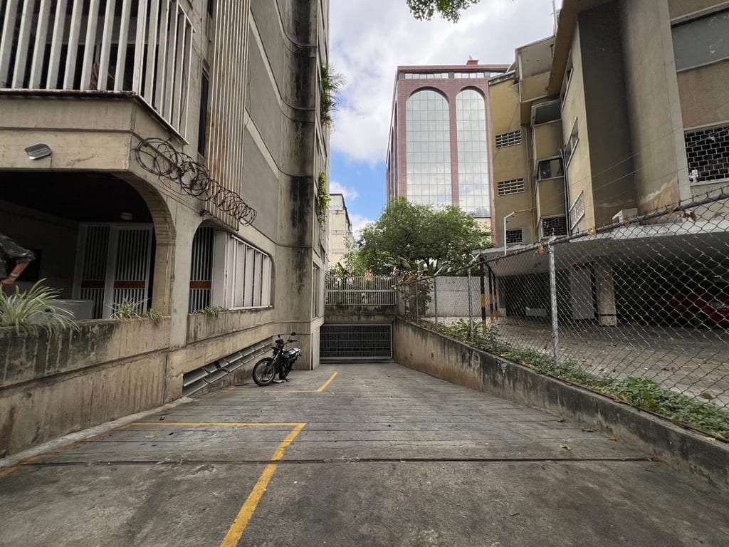 Edificio en Las Mercedes, Caracas