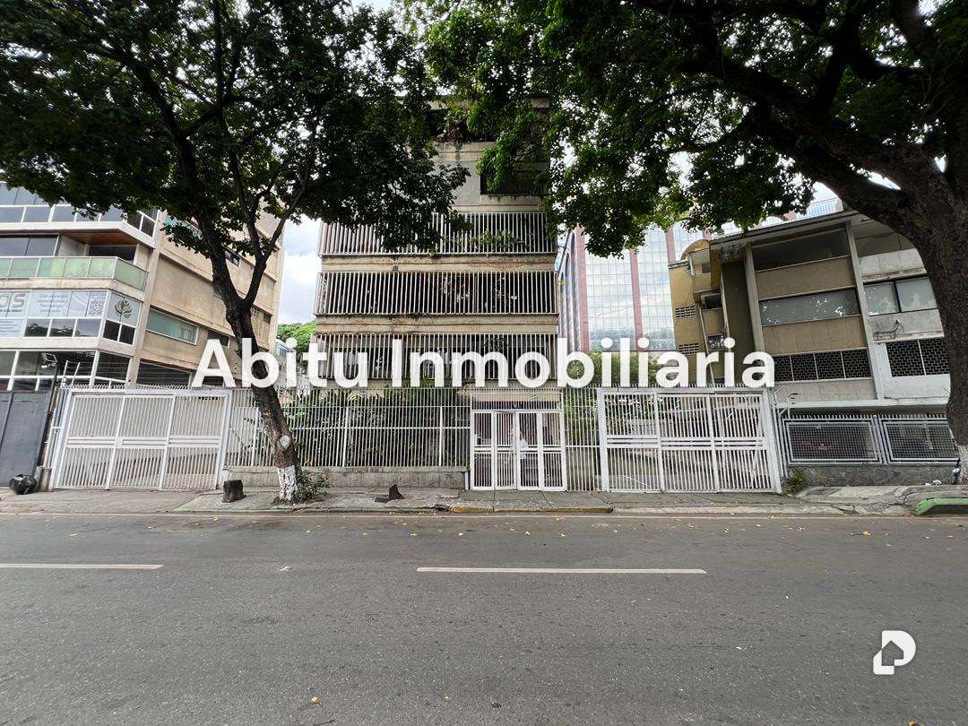 Building in Las Mercedes, Caracas – 2