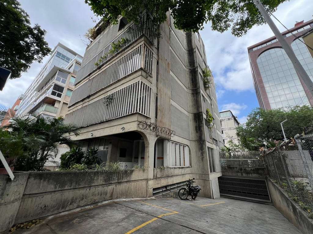 Edificio en Las Mercedes, Caracas - 1