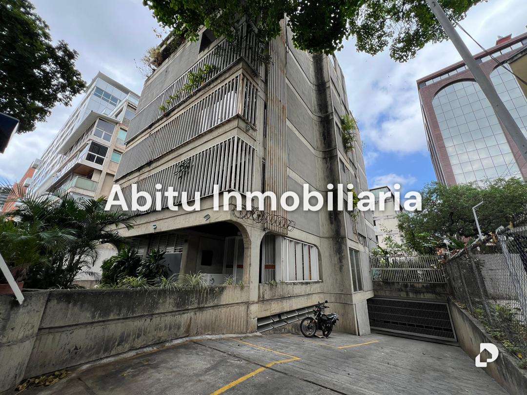 Building in Las Mercedes, Caracas – 1