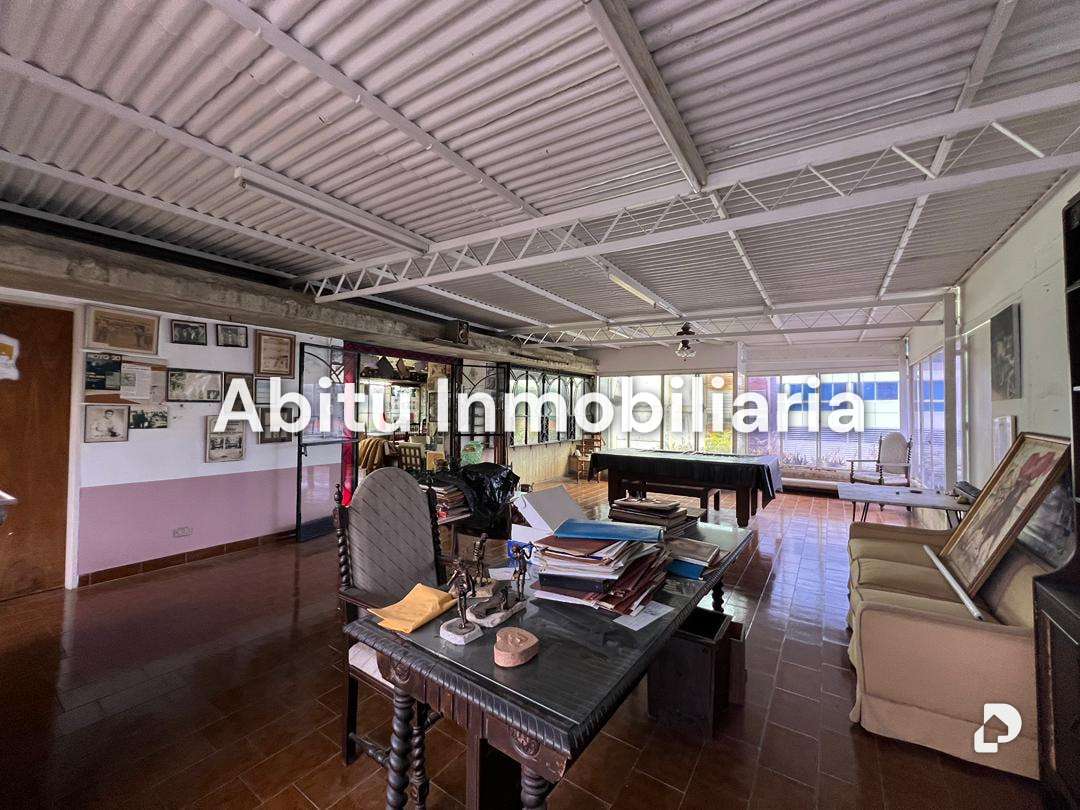 Building in Las Mercedes, Caracas – 23