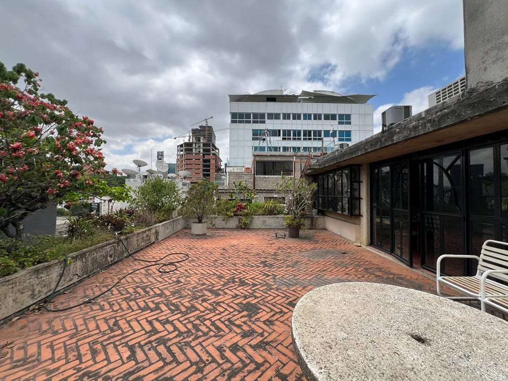 Edificio en Las Mercedes, Caracas