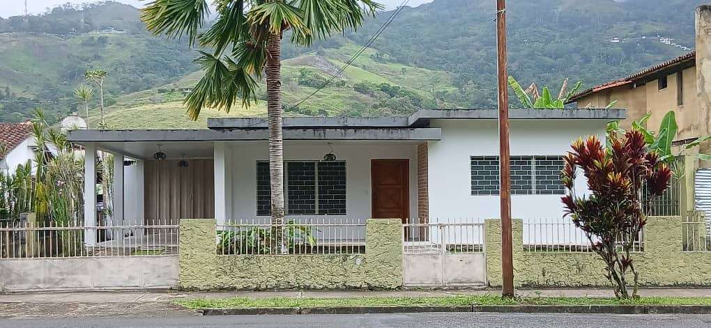 House in Caripe - 1