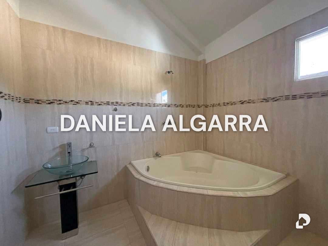Casa en Guataparo Country Club, Valencia – 28