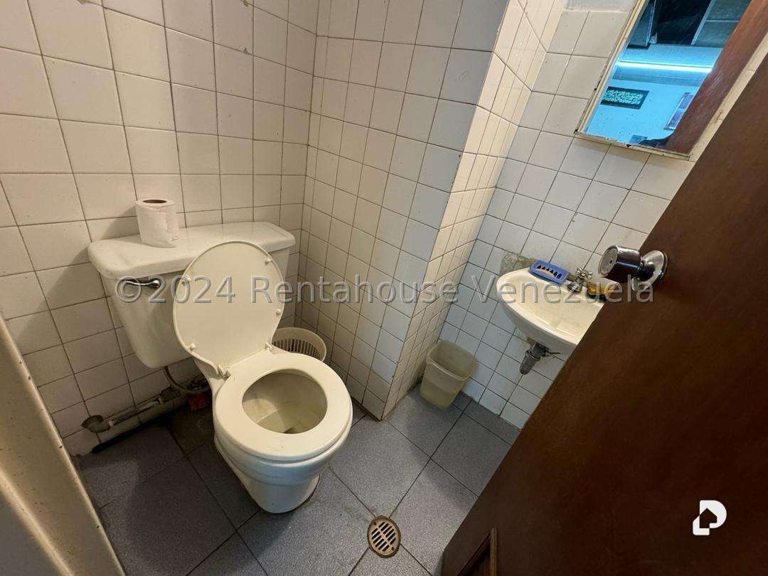 Local comercial en El Cafetal, Caracas – 11