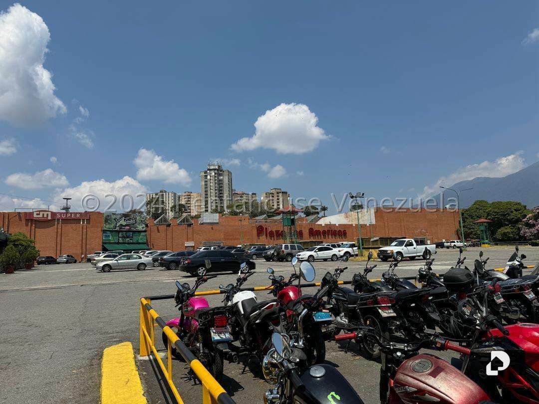 Local comercial en El Cafetal, Caracas – 21
