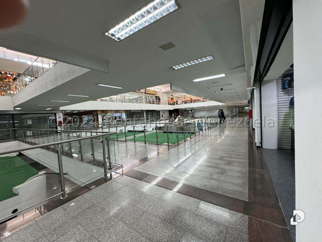 Local comercial en El Cafetal, Caracas – 14