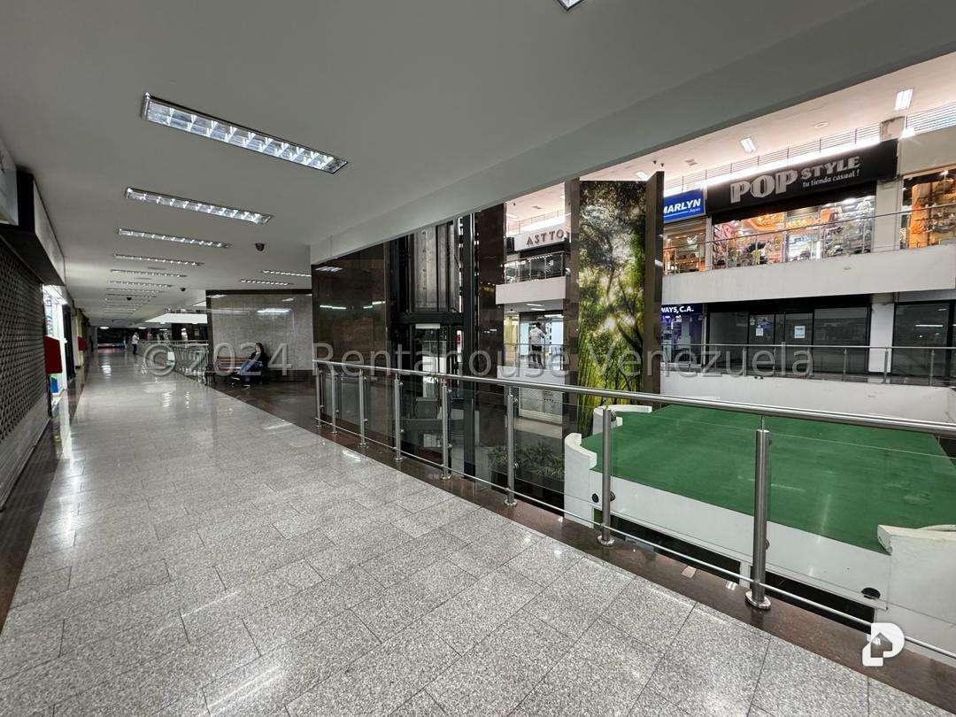 Local comercial en El Cafetal, Caracas – 15