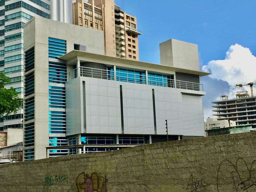 Edificio en La Castellana, Caracas
