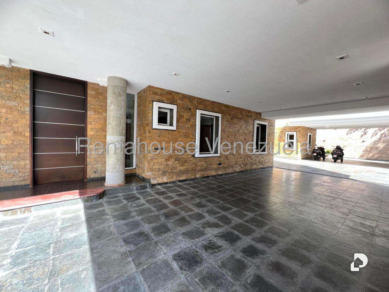 House in La Lagunita Country Club, Caracas – 54