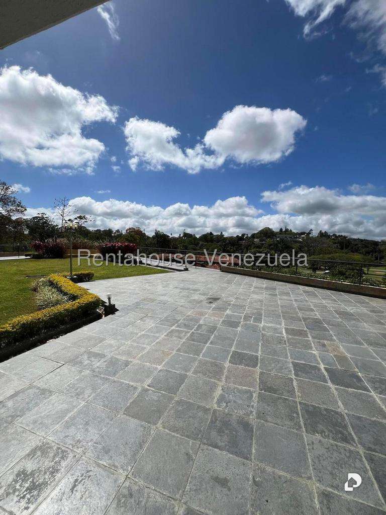 House in La Lagunita Country Club, Caracas – 68