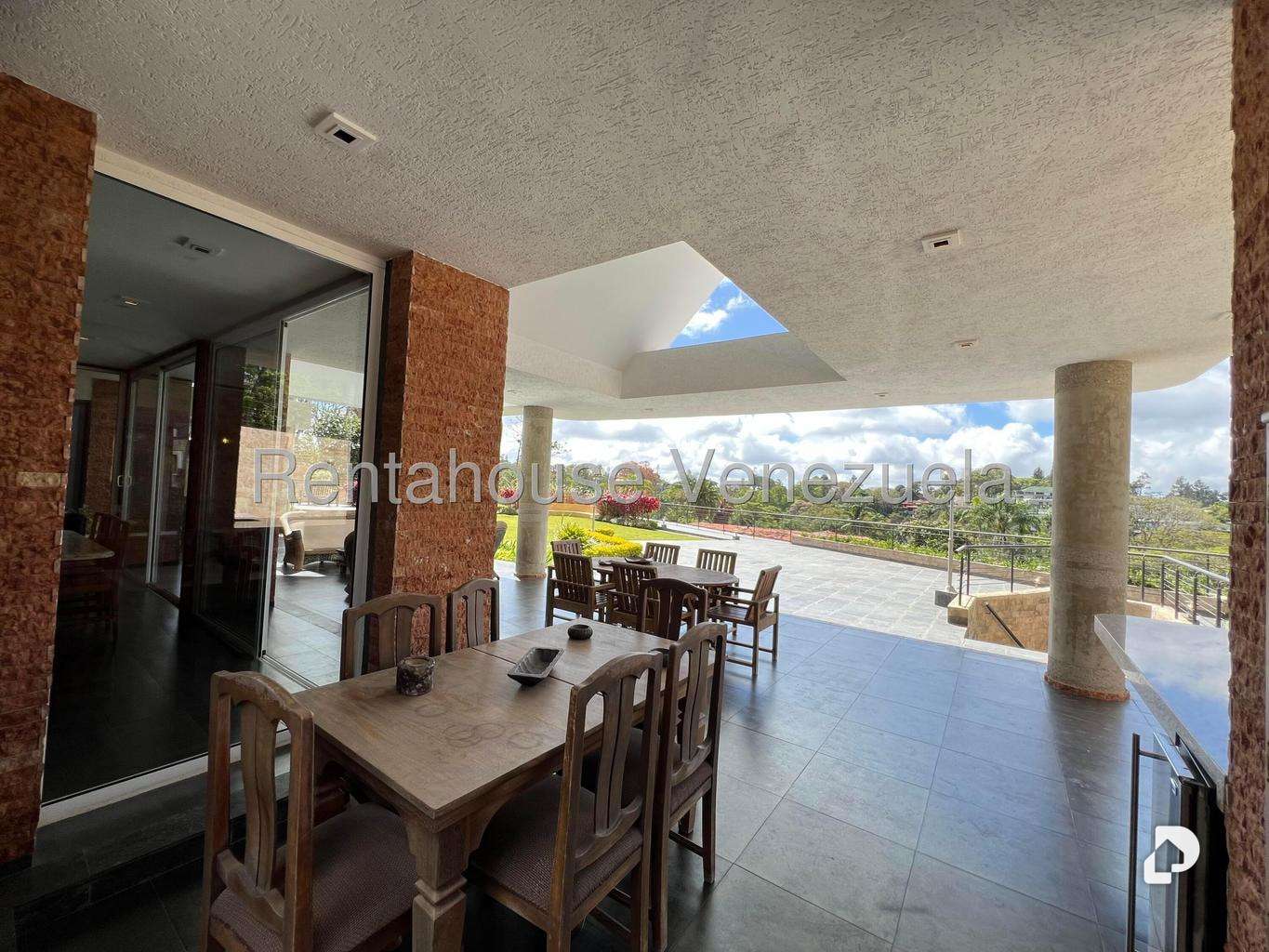 House in La Lagunita Country Club, Caracas – 65