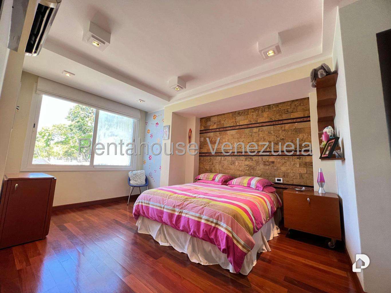 House in La Lagunita Country Club, Caracas – 34