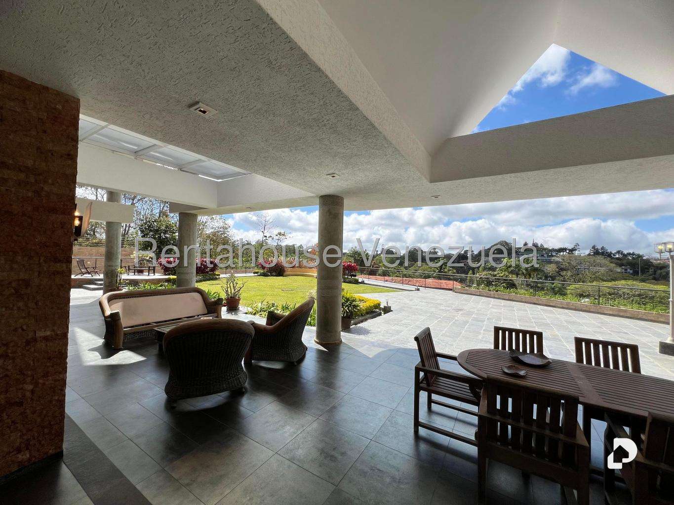 House in La Lagunita Country Club, Caracas – 4