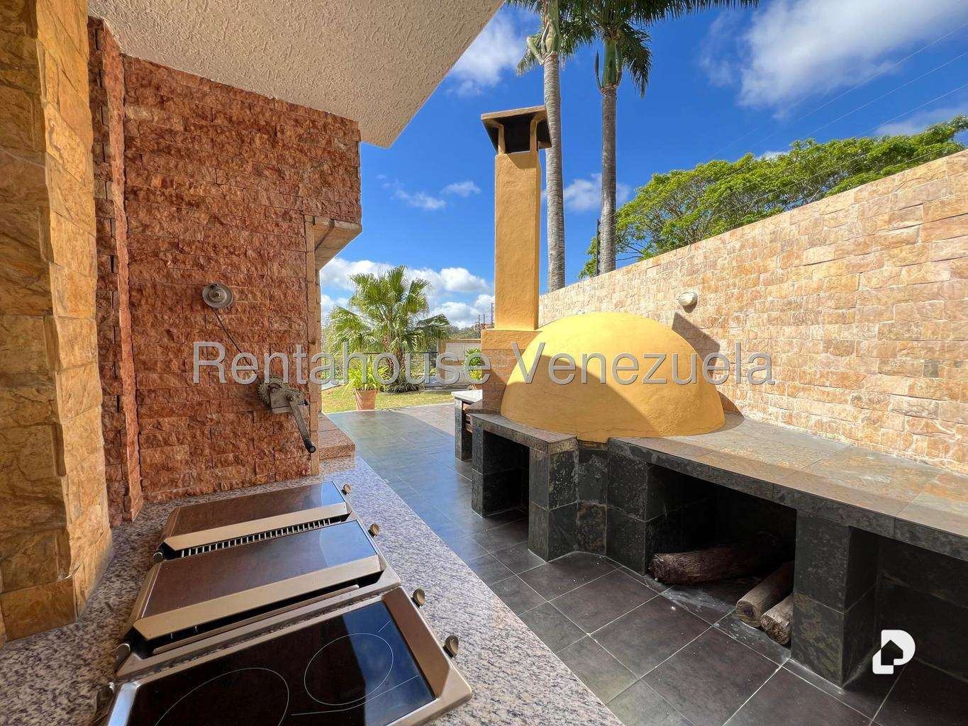 House in La Lagunita Country Club, Caracas – 49