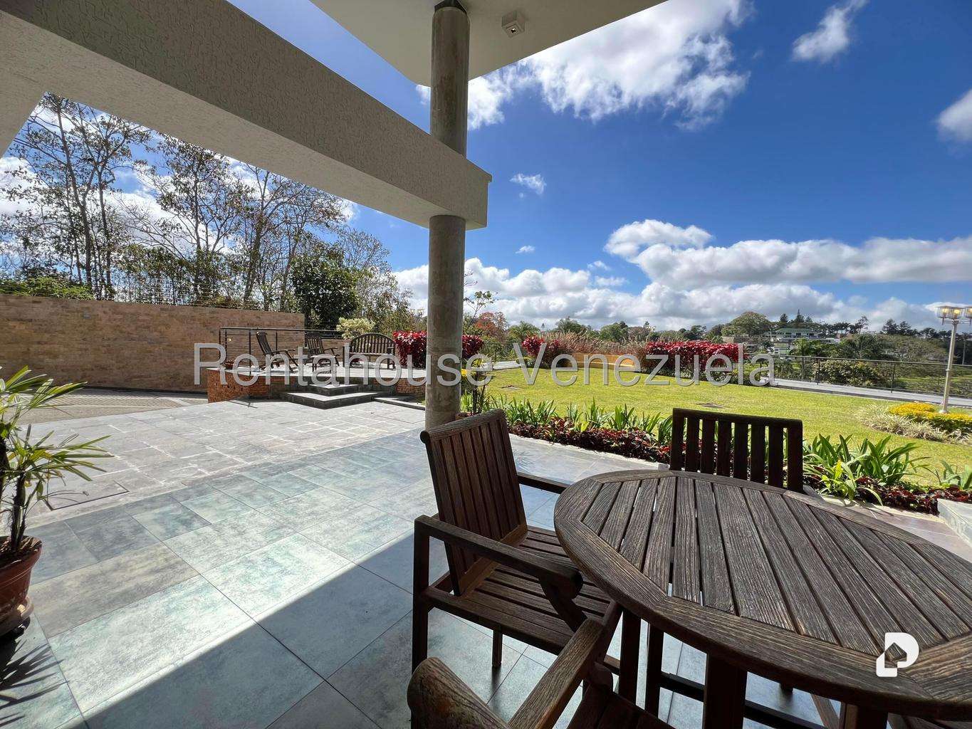 House in La Lagunita Country Club, Caracas – 14