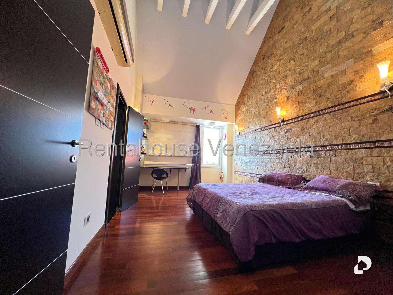 House in La Lagunita Country Club, Caracas – 28