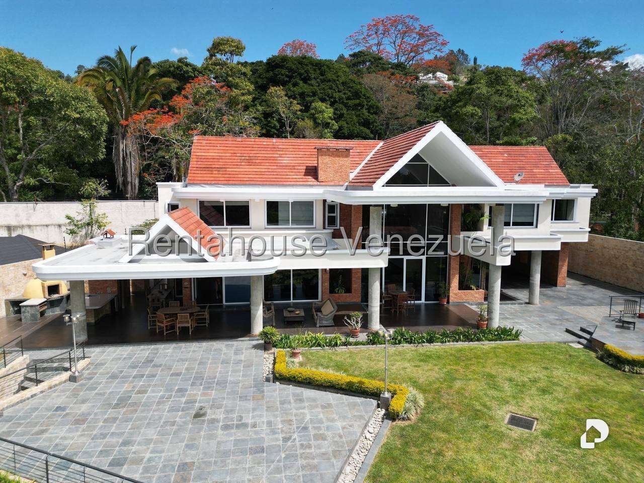 House in La Lagunita Country Club, Caracas – 10