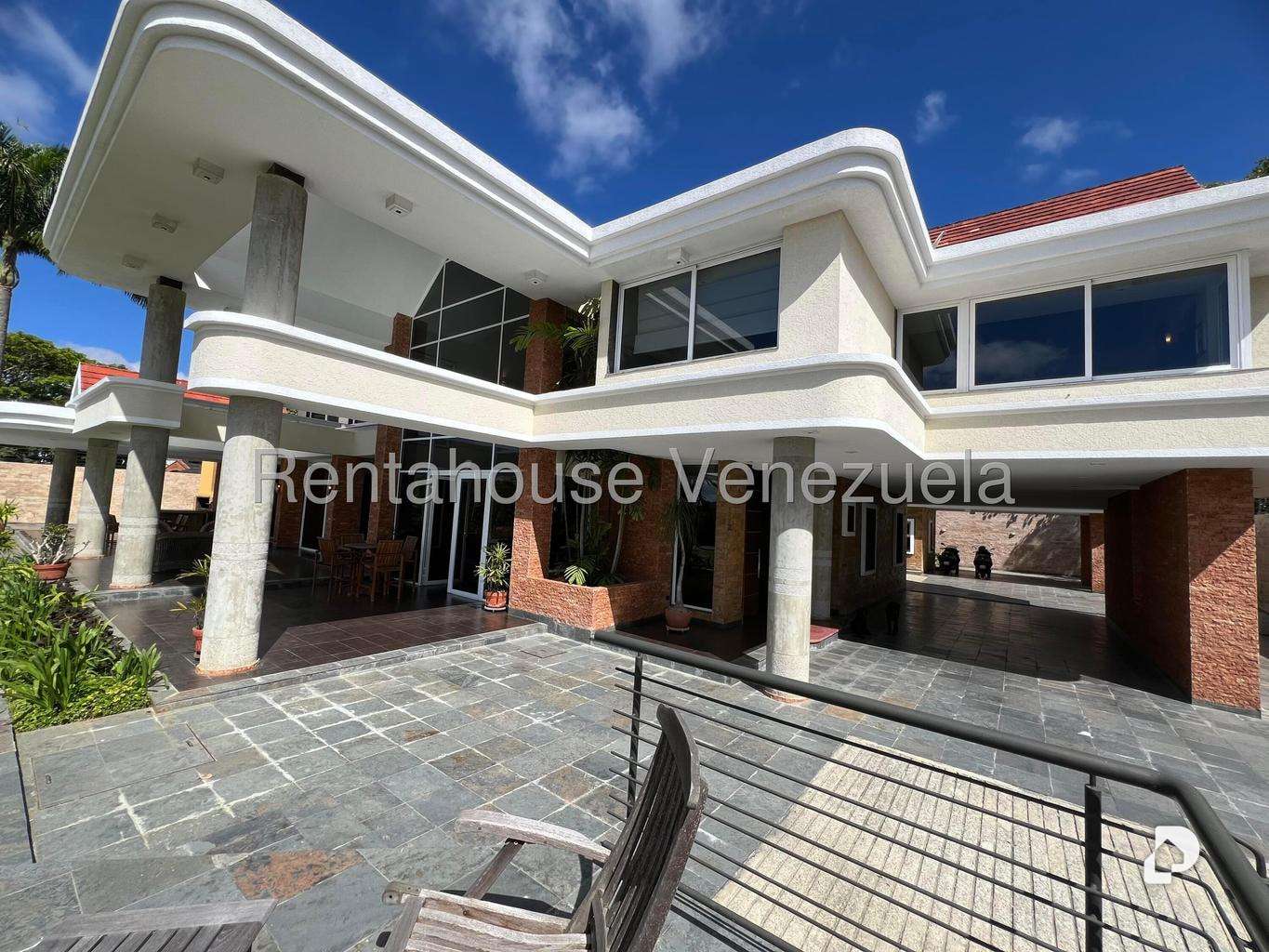 House in La Lagunita Country Club, Caracas – 53