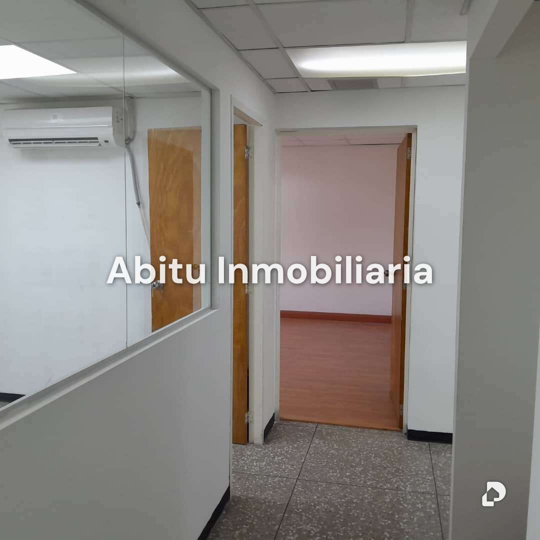 Local comercial en La Trinidad, Caracas – 9