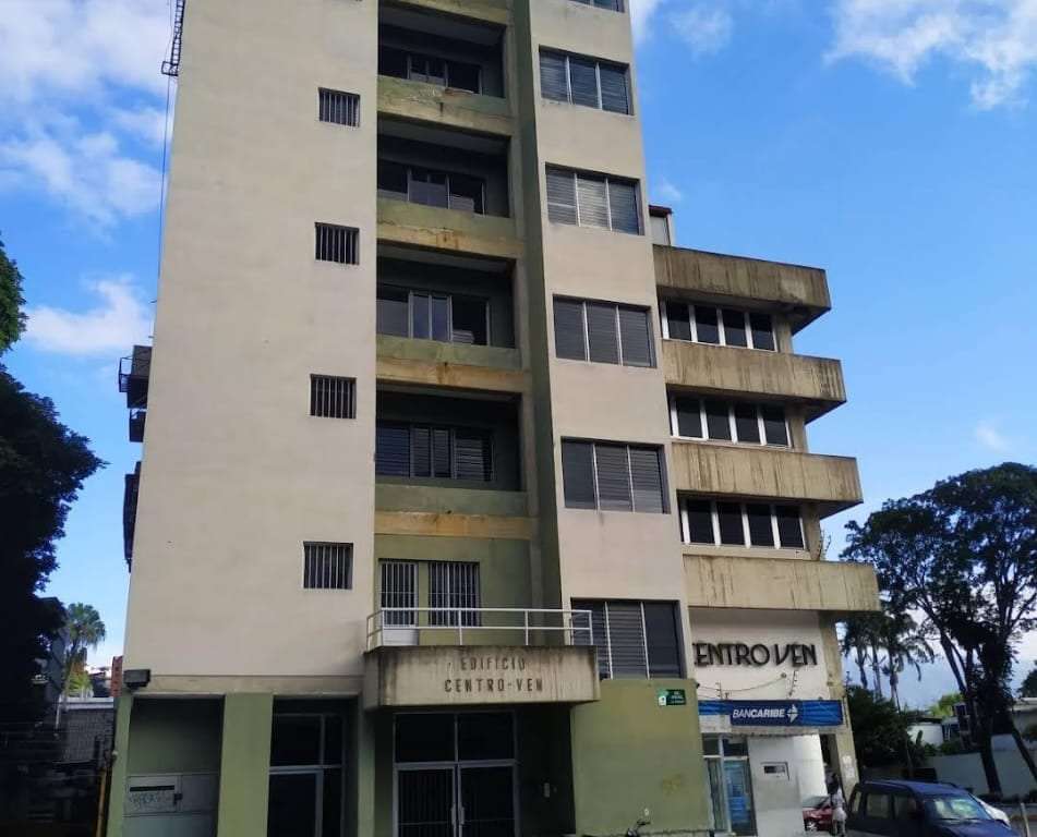 Local comercial en La Trinidad, Caracas - 1