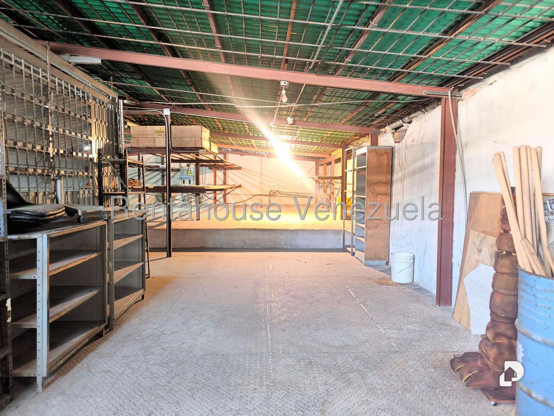 Local comercial en Chapellín, Caracas – 28